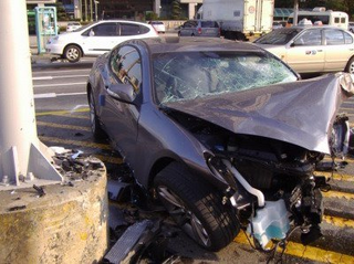 Illustration for article titled First Hyundai Genesis Coupe Crash Caught In Korea